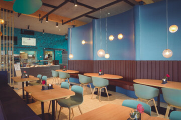 The popular food lounge "The Bowl" near Munich with modern furnishings.