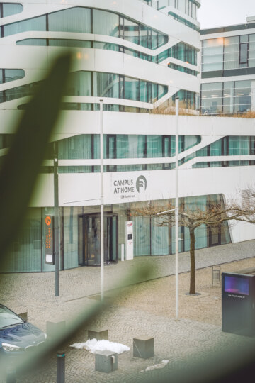 Außenansicht des Design Hotels in der Nähe von München.